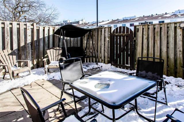 87 - 1010 Glen St, Townhouse with 3 bedrooms, 1 bathrooms and 1 parking in Oshawa ON | Image 8