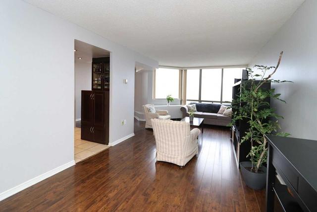 lph9 - 25 Fairview Rd W, Condo with 2 bedrooms, 2 bathrooms and 2 parking in Mississauga ON | Image 4