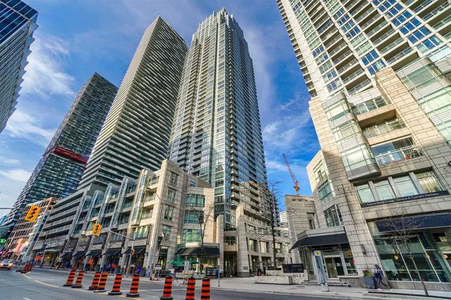 3711 - 2191 Yonge St, Condo with 2 bedrooms, 3 bathrooms and 1 parking in Toronto ON | Image 1