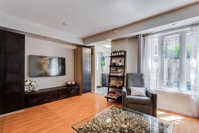 1201 - 22 Laidlaw St, Townhouse with 2 bedrooms, 1 bathrooms and 1 parking in Toronto ON | Image 14