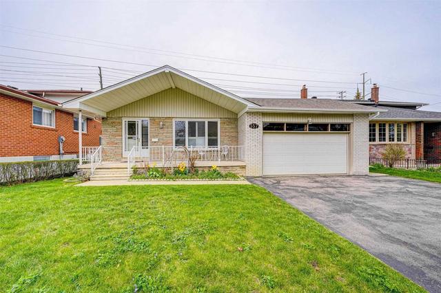 557 Selsey Dr, House detached with 3 bedrooms, 2 bathrooms and 6 parking in Mississauga ON | Image 1