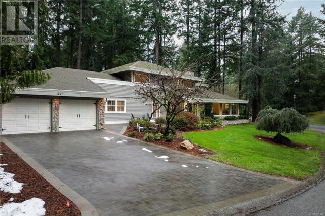 991 Lohbrunner Rd W, House detached with 4 bedrooms, 3 bathrooms and 4 parking in Saanich BC | Image 48
