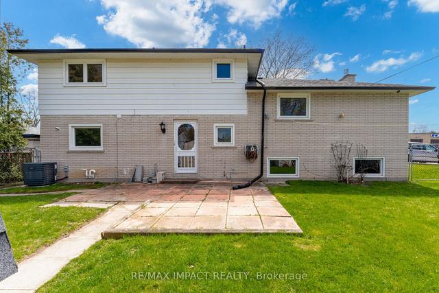 116 Maple St E, House detached with 3 bedrooms, 3 bathrooms and 4 parking in Whitby ON | Image 33