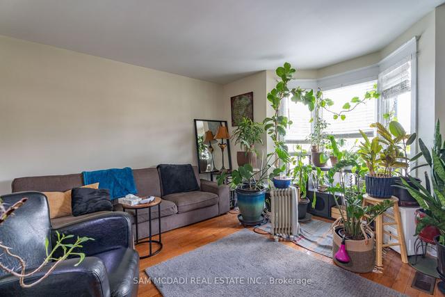 1050 Ossington Ave, House attached with 4 bedrooms, 2 bathrooms and 2 parking in Toronto ON | Image 19