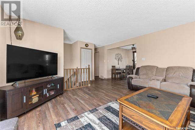 403 10th Avenue Nw, House detached with 3 bedrooms, 2 bathrooms and null parking in Moose Jaw SK | Image 17