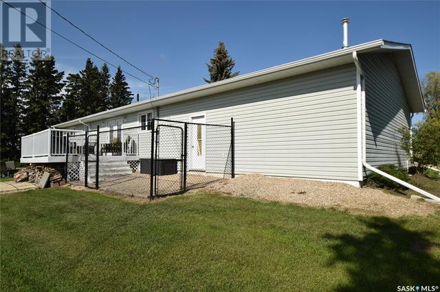 329 1st Avenue, House detached with 3 bedrooms, 3 bathrooms and null parking in St. Benedict SK | Image 7