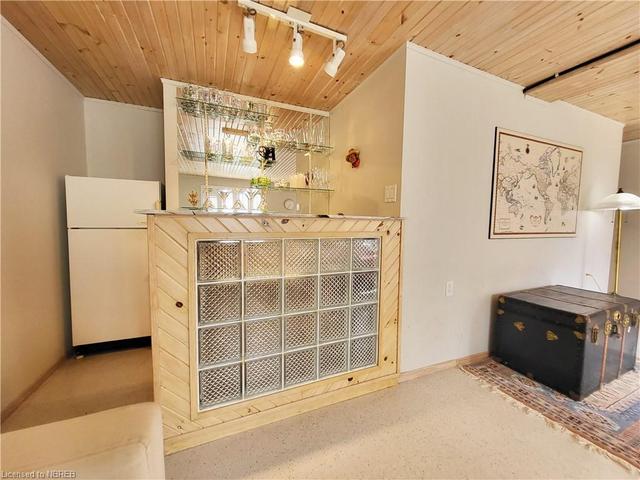 Wet bar area is 7'1"x3'4" | Image 21