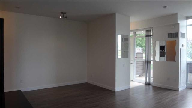 th01 - 33 Singer Crt, Townhouse with 3 bedrooms, 3 bathrooms and 1 parking in Toronto ON | Image 11