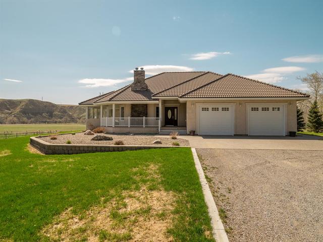 71 - 214083 Twp Rd 10 1, House detached with 4 bedrooms, 3 bathrooms and null parking in Lethbridge County AB | Image 1
