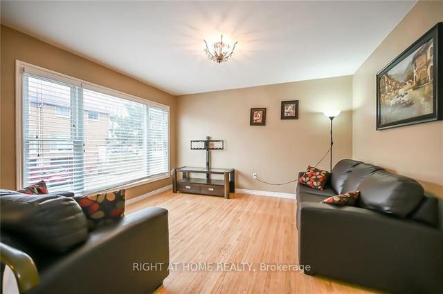 11 - 161 Berkindale Dr, Townhouse with 3 bedrooms, 2 bathrooms and 2 parking in Hamilton ON | Image 13