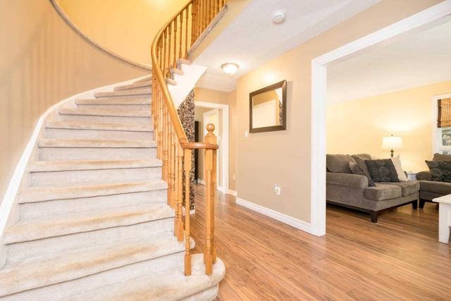 19 Rosset Valley Crt, House detached with 4 bedrooms, 3 bathrooms and 5 parking in Halton Hills ON | Image 14