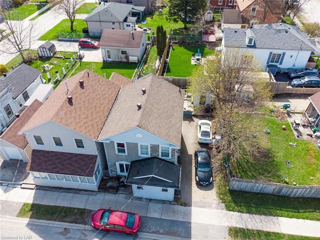 242 Simcoe Street, House detached with 3 bedrooms, 2 bathrooms and null parking in Collingwood ON | Image 3