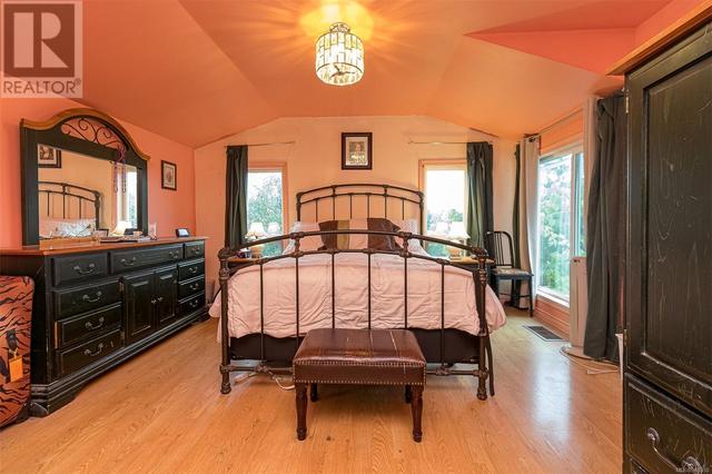 4139 Carey Rd, House detached with 5 bedrooms, 4 bathrooms and 4 parking in Saanich BC | Image 19