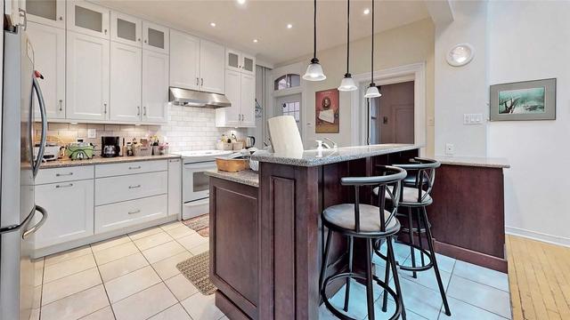 312 Besserer St, House detached with 6 bedrooms, 5 bathrooms and 2 parking in Ottawa ON | Image 2