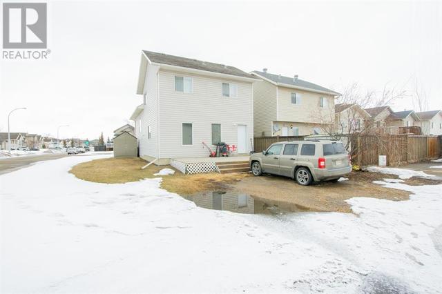 9429 129 Avenue, House detached with 4 bedrooms, 2 bathrooms and 3 parking in Grande Prairie AB | Image 2