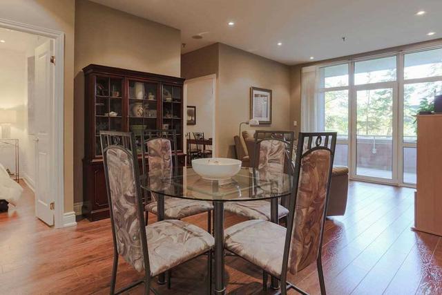 glb4 - 50 Old Mill Rd, Condo with 3 bedrooms, 3 bathrooms and 2 parking in Oakville ON | Image 3