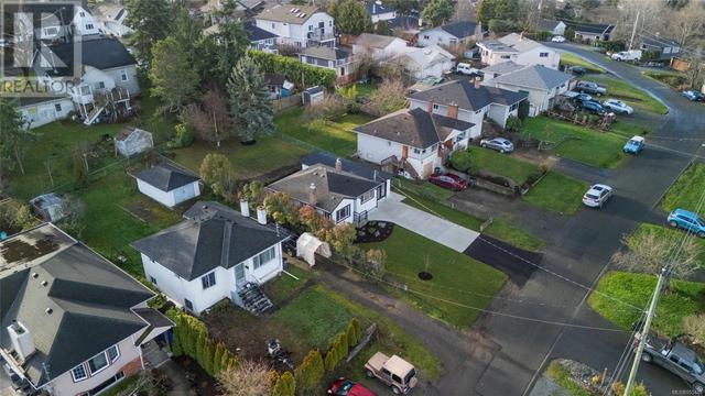 537 Broadway St, House detached with 3 bedrooms, 1 bathrooms and 6 parking in Saanich BC | Image 64