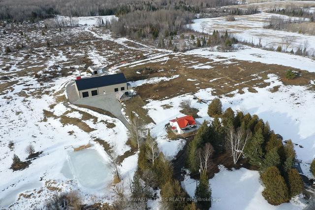 425 Digby Laxton Boundar Rd, House detached with 1 bedrooms, 2 bathrooms and 20 parking in Kawartha Lakes ON | Image 1