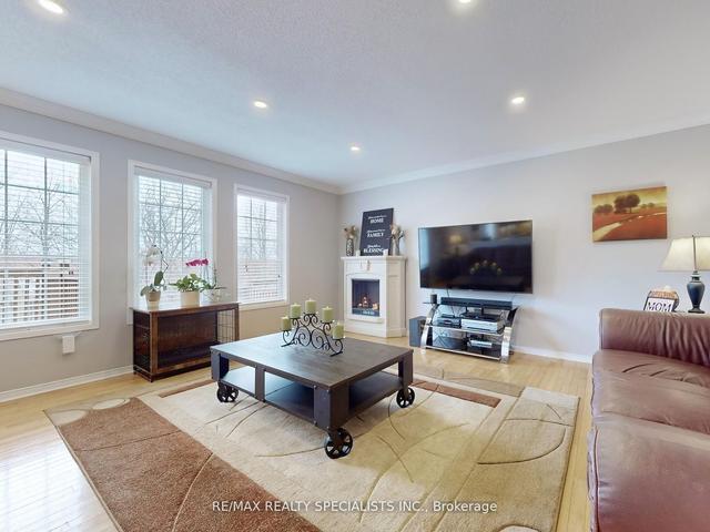 52 Beachpoint Blvd, House detached with 4 bedrooms, 4 bathrooms and 6 parking in Brampton ON | Image 7