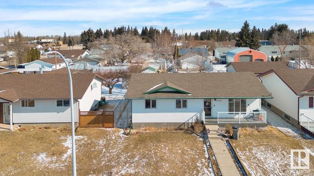 5228 54 Av, House detached with 3 bedrooms, 2 bathrooms and null parking in Mundare AB | Image 48