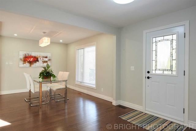 29 Hobart Dr, House detached with 4 bedrooms, 4 bathrooms and 2 parking in Toronto ON | Image 9