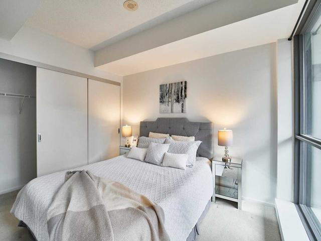 510 - 8 Charlotte St, Condo with 1 bedrooms, 1 bathrooms and 1 parking in Toronto ON | Image 2