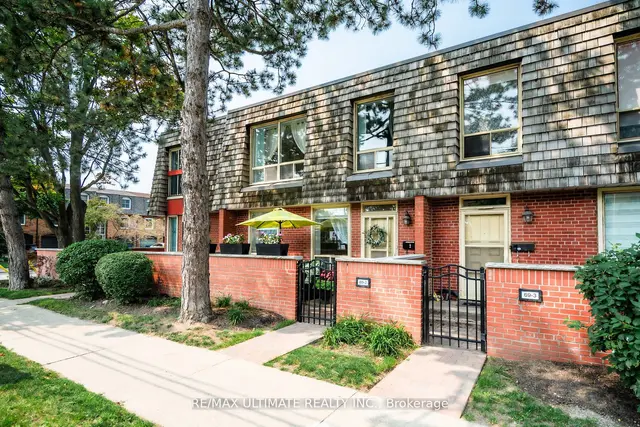 2 - 69 Upper Canada Dr, Townhouse with 2 bedrooms, 2 bathrooms and 1 parking in Toronto ON | Image 1