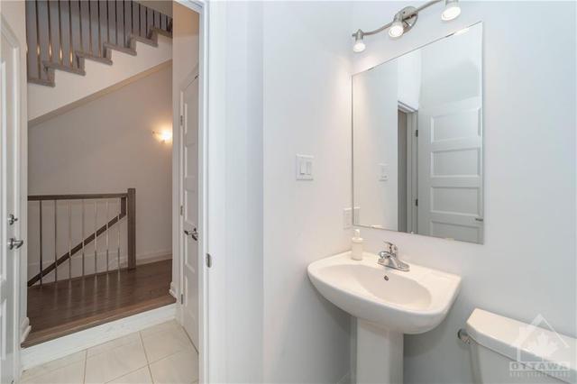 552 Halo Private, Townhouse with 3 bedrooms, 3 bathrooms and 2 parking in Ottawa ON | Image 7