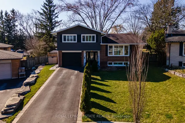 77 Sunrise Cres, House detached with 3 bedrooms, 2 bathrooms and 3 parking in Hamilton ON | Image 1