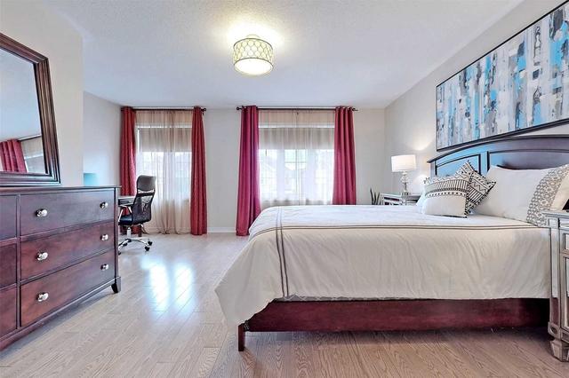 45 Armitage Cres, House detached with 4 bedrooms, 3 bathrooms and 2 parking in Ajax ON | Image 4