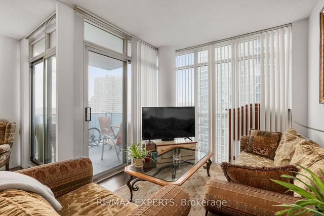 1706 - 90 Absolute Ave, Condo with 2 bedrooms, 2 bathrooms and 1 parking in Mississauga ON | Image 3