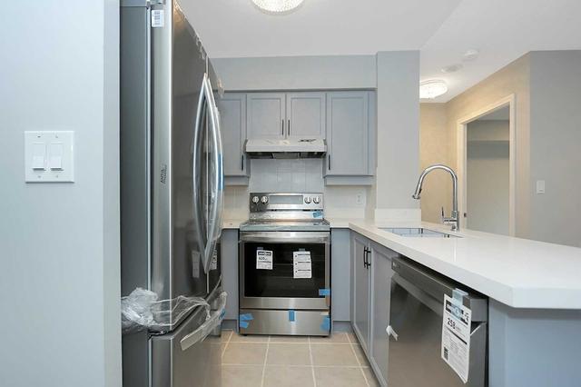 402 - 2 Rean Dr, Condo with 1 bedrooms, 1 bathrooms and 1 parking in Toronto ON | Image 3