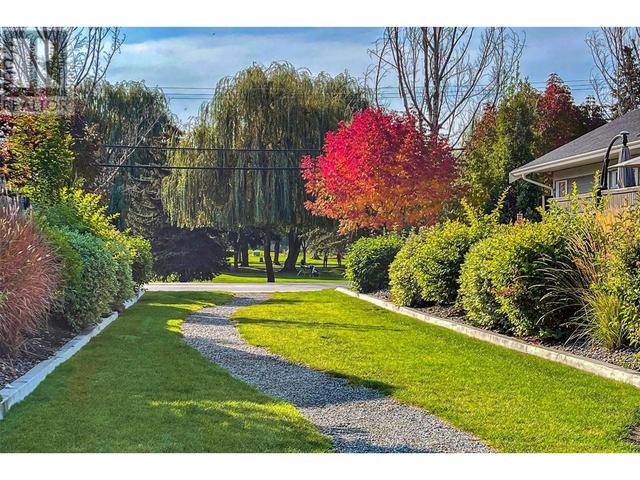 70 - 1960 Klo Road, House detached with 3 bedrooms, 2 bathrooms and 2 parking in Kelowna BC | Image 2