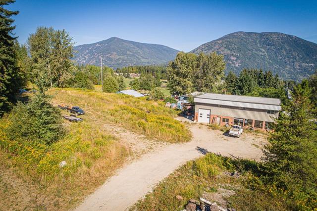 2402 Silver King Road, House detached with 3 bedrooms, 3 bathrooms and null parking in Central Kootenay E BC | Image 41