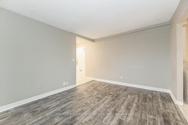 604 - 2411 New St, Condo with 1 bedrooms, 1 bathrooms and 1 parking in Burlington ON | Image 2