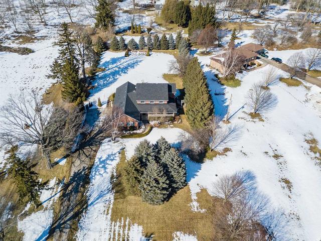 1121 2nd Concession Rd W, House detached with 4 bedrooms, 3 bathrooms and 8 parking in Hamilton ON | Image 1