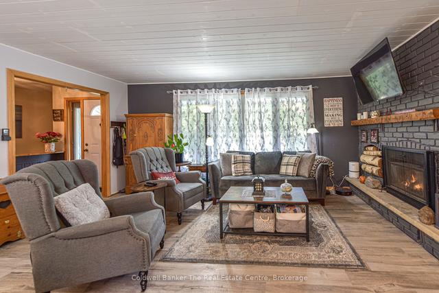 1108 Winhara Rd, House detached with 2 bedrooms, 2 bathrooms and 10 parking in Gravenhurst ON | Image 9