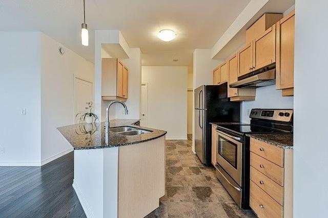 1002 - 7730 Kipling Ave, Condo with 2 bedrooms, 2 bathrooms and 1 parking in Vaughan ON | Image 3