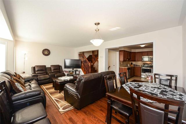 94 Suitor Crt, House attached with 2 bedrooms, 2 bathrooms and 2 parking in Milton ON | Image 4