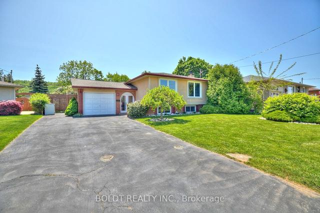 31 Rose Cres, House detached with 3 bedrooms, 2 bathrooms and 4 parking in Hamilton ON | Image 1