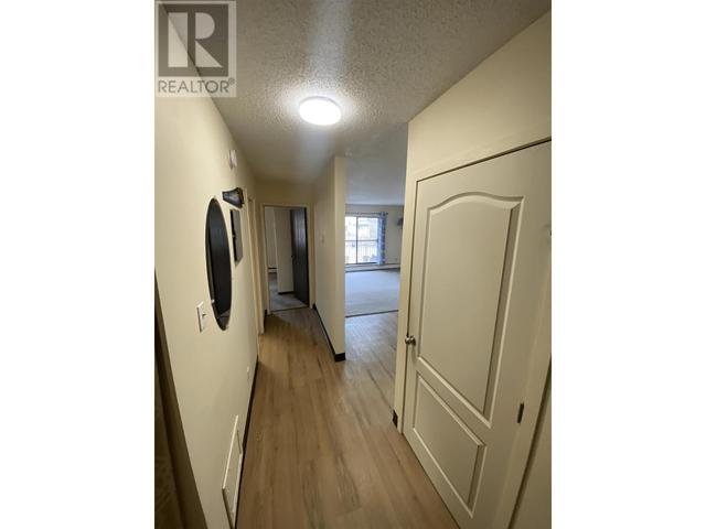 207 - 10216 102 Avenue, Condo with 1 bedrooms, 1 bathrooms and null parking in Fort St. John BC | Image 2