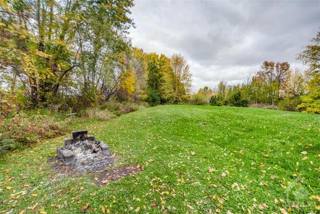 11590 Levere Road, House detached with 3 bedrooms, 2 bathrooms and 6 parking in North Dundas ON | Image 25