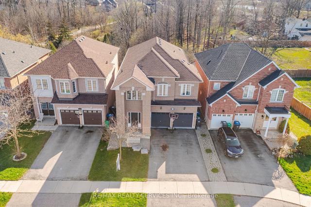 60 Sir Jacobs Cres, House detached with 4 bedrooms, 4 bathrooms and 6 parking in Brampton ON | Image 12
