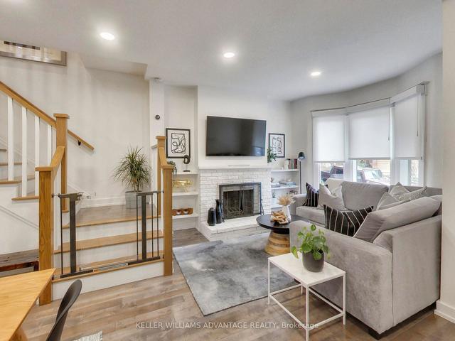 12 Ridley Gdns, House semidetached with 3 bedrooms, 3 bathrooms and 0 parking in Toronto ON | Image 2