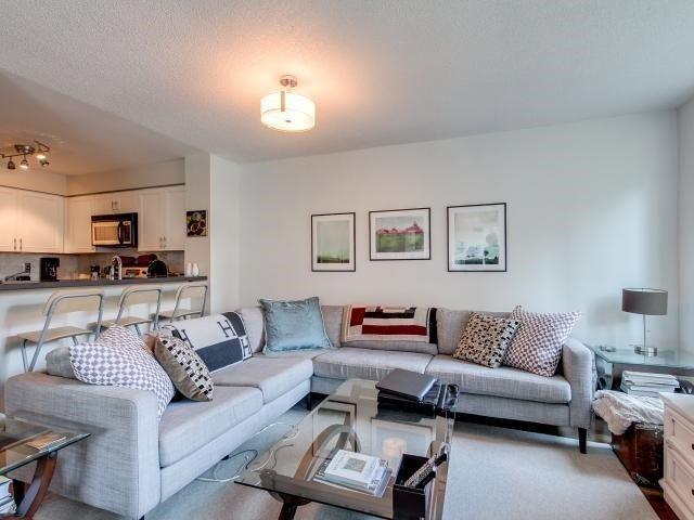 611 - 942 Yonge St, Condo with 1 bedrooms, 1 bathrooms and 1 parking in Toronto ON | Image 3