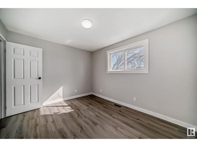 8421 29 Av Nw, House attached with 3 bedrooms, 1 bathrooms and 1 parking in Edmonton AB | Image 20