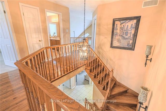 178 Doon Mills Dr, House detached with 4 bedrooms, 3 bathrooms and 4 parking in Kitchener ON | Image 7