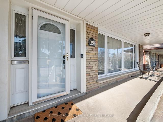 162 Searle Ave, House detached with 4 bedrooms, 3 bathrooms and 5 parking in Toronto ON | Image 15