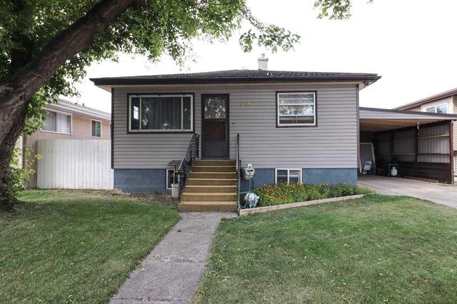 2266 15 Avenue Se, House detached with 3 bedrooms, 1 bathrooms and 3 parking in Medicine Hat AB | Image 3