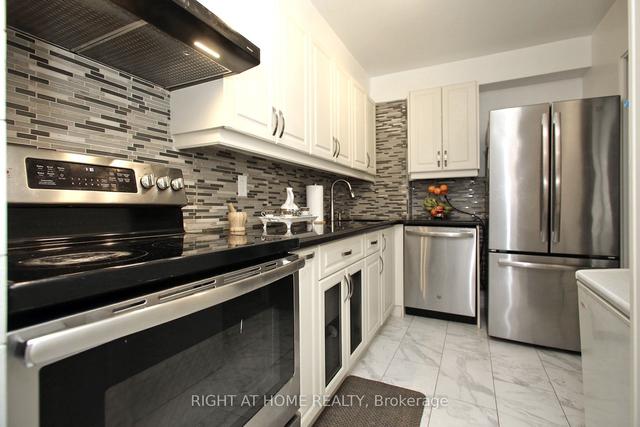 1706 - 3 Massey Sq W, Condo with 2 bedrooms, 1 bathrooms and 1 parking in Toronto ON | Image 19